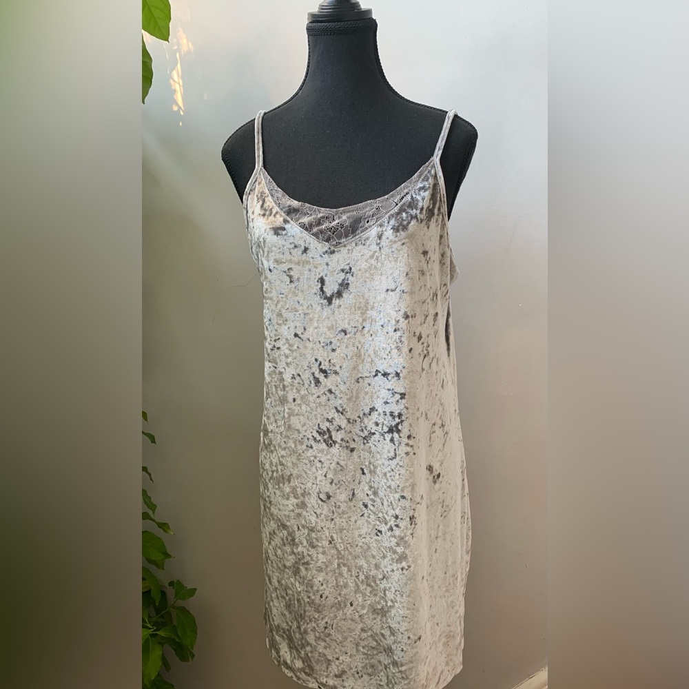 Bluenotes light gray velvet dress with spagetti straps